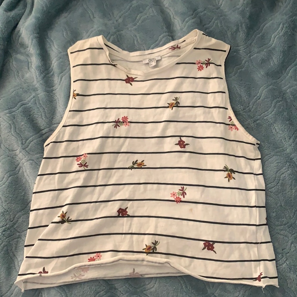 Top, white
